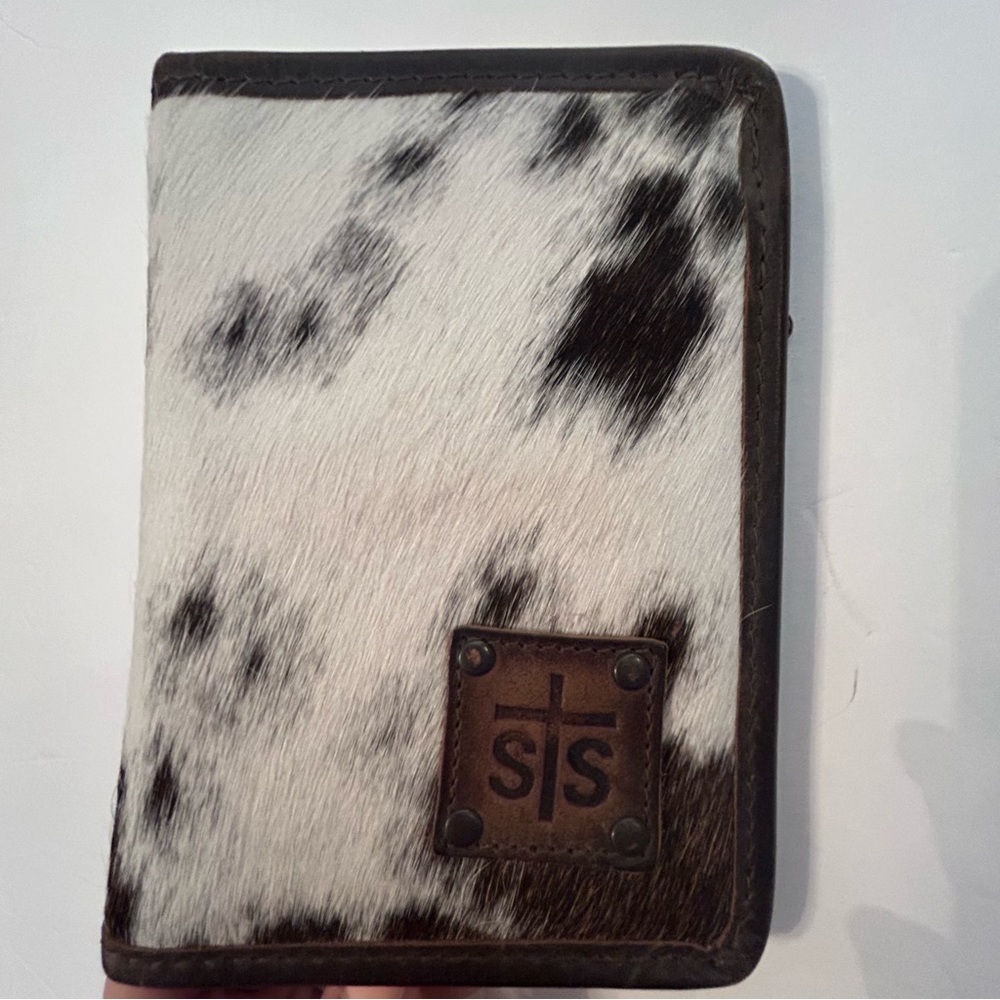 STS Cowhide Magnetic Wallet NWOT